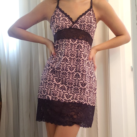 Marilyn Monroe Nightgown - Picture 3 of 5